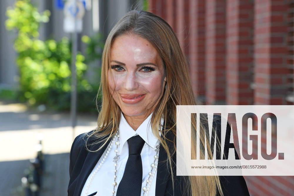 Annina Semmelhaack beim KAMPF DER REALITYSTARS 6 Screening im Cinenova Kino in Köln am 30.04.2025