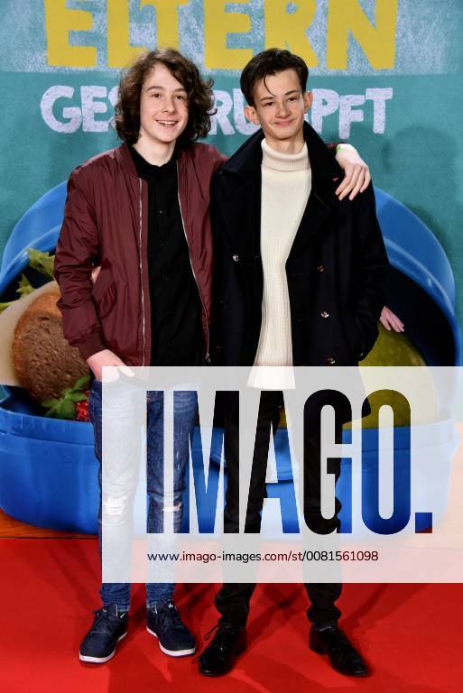 Schauspieler Maximilian Ehrenreich und Eloi Christ , l-r, posiert am 14.01.2018 in Köln bei der Premiere des Films Hilfe, ich habe meine Eltern geschrumpft , der am 18.01. in die deutschen Kinos kommt.
