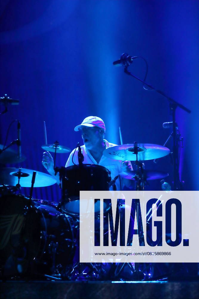 David Lovering von der Band Pixies bei einem Konzert im Tempodrom in Berlin, 1. Mai 2025. Pixies Konzert Berlin