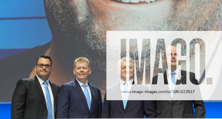 Themen der Woche Bochum, Deutschland, 19.01.2018, ThyssenKrupp Hauptversammlung: Der ThyssenKrupp Vorstand v.l. Oliver Burkhard, CFO Guido Kerkhoff, CEO Heinrich Hiesinger und Donatus Kaufmann steht auf dem Podium der HV. ThyssenKrupp Hauptversammlung