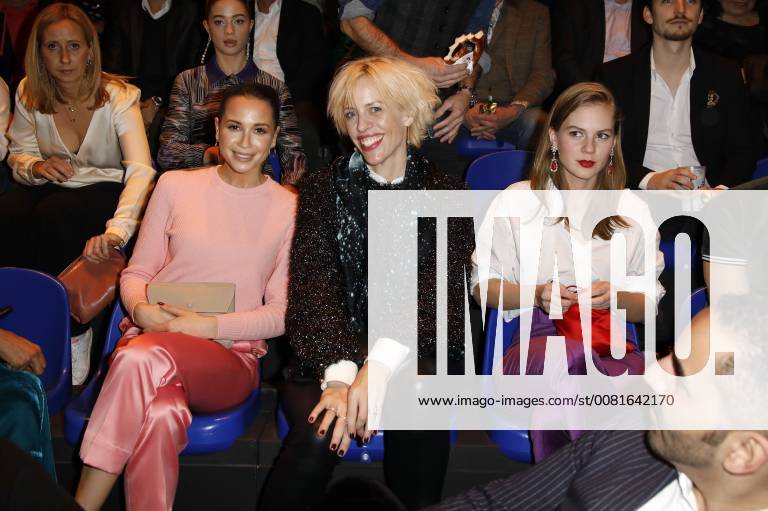 Mandy Grace Capristo, Katja Eichinger und Alicia von Rittberg bei der Premiere des Musicals Fack Ju Göhte - Se Mjusicäl im Werk7 Theater. München