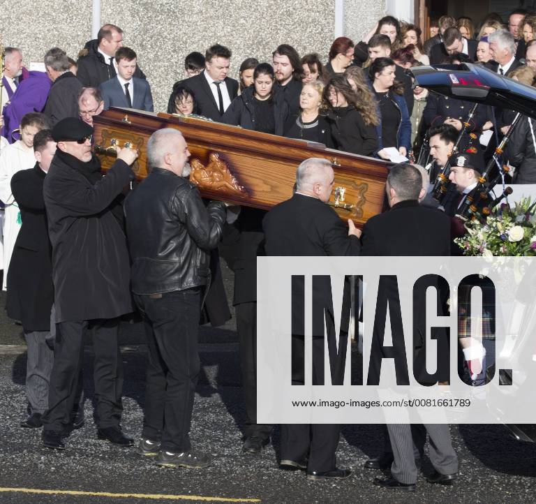 (180123) -- LIMERICK (IRELAND), Jan. 23, 2018 -- People carry the coffin bearing the remains of lead singer of The Cranberries Dolores O Riordan following a funeral mass at Saint Ailbe s Church in Limerick, Ireland, on Jan. 23, 2018. The funeral of Dolores O Riordan, who died at her hotel room in London on Jan. 15, was held in her hometown Limerick on Jan. 23. ) IRELAND-LIMERICK-THE CRANBERRIES-DOLORES O RIORDAN-FUNERAL Stringer