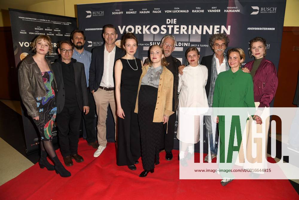 Berit Vander, Boris Aljinovic, Daniel Brüning und Simon Busch ( Verleih), Kriemkild Hamann, Elisa Schlott, Jürgen Wink, Emma Falck ,Silvio Soldini, Olga von Luckwald und Thea Rasche zu Gast auf dem roten Teppich bei der Kino Film Premiere Die Vorkosterinnen im Kino Babylon am 05.05.2025 in Berlin Berlin Deutschland