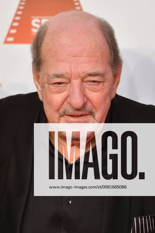 Ralph SIEGEL (Komponist) , Einzelbild,angeschnittenes Einzelmotiv,Portraet,Portrait,Porträt. 45.Deutscher Filmball-Roter Teppich,Red Carpet,am 20.01.2018. H o t e l B a y e r i s c h e r H o f,M u e n c h e n.