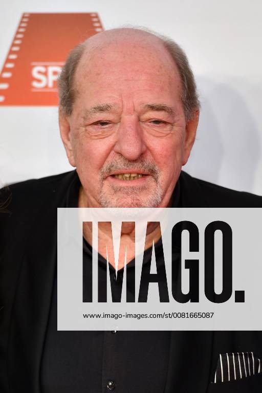 Ralph SIEGEL (Komponist) , Einzelbild,angeschnittenes Einzelmotiv,Portraet,Portrait,Porträt. 45.Deutscher Filmball-Roter Teppich,Red Carpet,am 20.01.2018. H o t e l B a y e r i s c h e r H o f,M u e n c h e n.