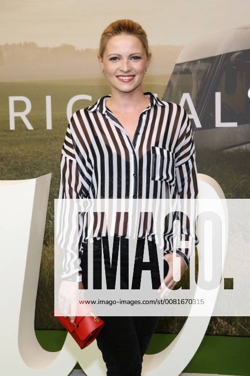 Jennifer Ulrich bei der Premiere der achten Staffel von Pastewka im Kino International. Berlin