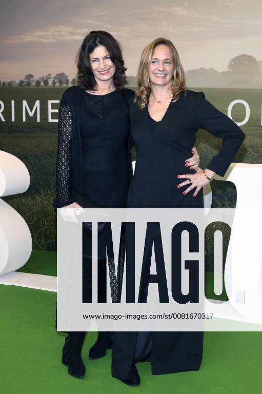 Sabine Vitua und Sonsee Neu bei der Premiere der achten Staffel von Pastewka im Kino International. Berlin