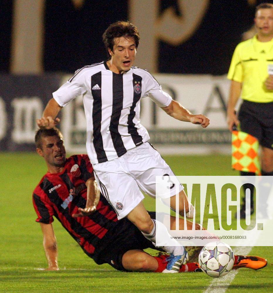 Belgrade, FK Partizan-KF Shkendija 79 Uefa champions league second qualifying round Vladimir Volkov(r) FK Partizan and Ferhan Hasani(L) KF Shkendija : FK Skendija Tetovo (Mazedonien)