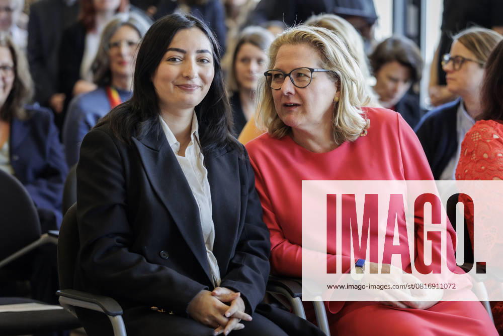 Reem Alabali-Radovan (SPD), Bundesministerin fuer wirtschaftliche Zusammenarbeit und Entwicklung, und Svenja Schulze (SPD) aufgenommen im Rahmen der Amtsuebergabe im BMZ in Berlin, 07.05.2025. Fotografiert im Auftrag des Bundesministeriums fuer wirtschaftliche Zusammenarbeit und Entwicklung. Berlin Deutschland
