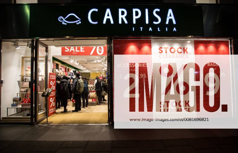 London, United Kingdom - People seen inside the Carpisa store on Oxford Street in London. London United Kingdom - ZUMAs197 20180122_zab_s197_015