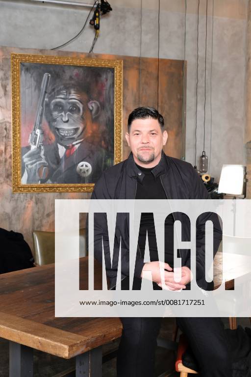 Hamburg Tim Mälzer präsentiert in seinem Hamburger Restaurant Bullerei die neue Staffel Kitchen Impossible, die ab dem 4.2.2018 auf VOX zu sehen ist