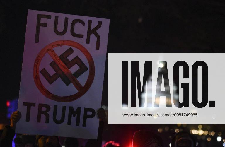 Themen der Woche January 30, 2018 - Washington, District of Columbia, U.S. - Protestors hold signs outside of the United States Capitol prior to U.S. President Trump s State of the Union Address. Washington U.S. - ZUMAUnio 20180130_mda_s238_007