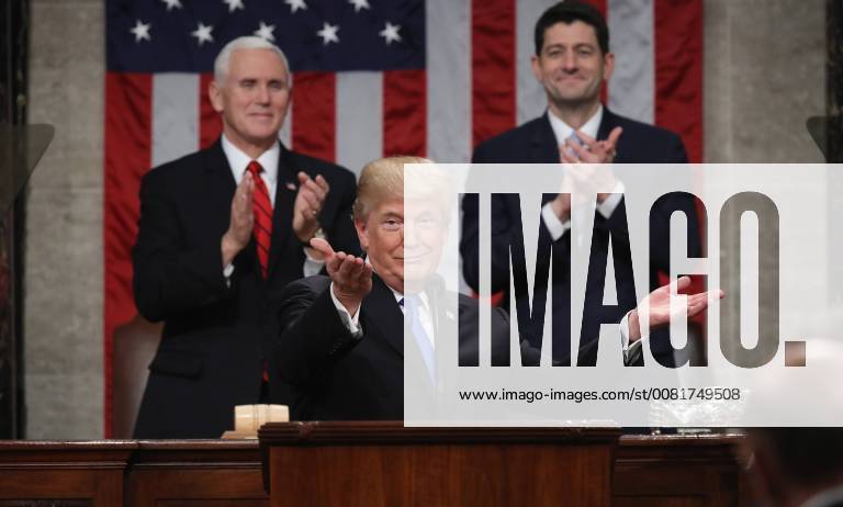 Themen der Woche January 30, 2018 - Washington, District of Columbia, United States of America - WASHINGTON, DC - JANUARY 30: U.S. President Donald J. Trump delivers the State of the Union address as U.S. Vice President Mike Pence (L) and Speaker of the House U.S. Rep. Paul Ryan (R-WI) (R) look on in the chamber of the U.S. House of Representatives January 30, 2018 in Washington, DC. This is the first State of the Union address given by U.S. President Donald Trump and his second joint-session address to Congress. .Credit: Win McNamee Pool via CNP Washington United States of America - ZUMAs152 20180130_zaa_s152_039