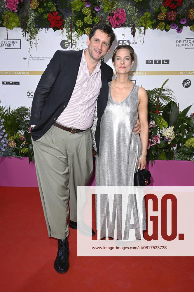 Sebastian Schwarz und Marie Burchard bei der 75. Verleihung des Deutschen Filmpreises 2025 im Theater am Potsdamer Platz. Berlin