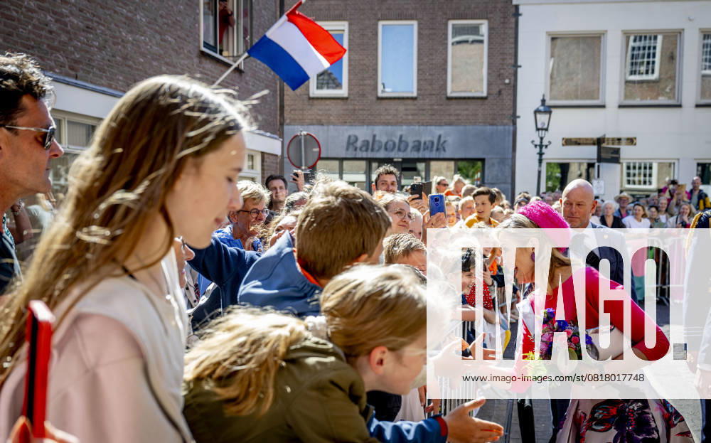 Utrecht Queen Maxima and King Willem-Alexander visited the Old Town Hall from 1375, which forms a whole with the IJsselpoort Montfoort and Daiwa House a company that specialises in sustainable and fast construction solutions in Montfoort. Â