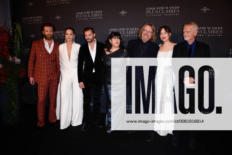 Fifty Shades of Grey 3 Premiere in Paris Jamie Dornan ( acteur ) - Dakota Johnson ( actrice ) - Erika Leonard James ( productrice ) - Rita Ora ( actrice ) - Eric Johnson ( acteur ) - James Foley ( realisateur ) - Liam Payne ( chanteur ) lors du photocall pour l avant premiere du film 50 NUANCES PLUS CLAIRES a Paris CELEBRITES : Avant premiere du film 50 NUANCES PLUS CLAIRES - Paris - 06 02 2018 FedericoPestellini Panoramic