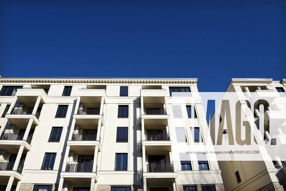 Wohnungsbau, Immobilien, Mietwohnungen, Eigentumswohnungen, Neubauten, Mietpreisbremse, Baulücke, Sozialer Wohnungsbau. Aufgenommen am 6. Februar 2018 in der Halleschen Straße in Berlin-Kreuzberg. Berlin Deutschland