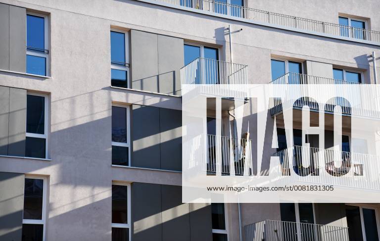 Wohnungsbau, Immobilien, Mietwohnungen, Eigentumswohnungen, Neubauten, Mietpreisbremse, Baulücke, Sozialer Wohnungsbau. Das Baugrundstück der Genossenschaft Möckernkiez eG, aufgenommen am 6. Februar 2018 in Berlin-Kreuzberg. Berlin Deutschland