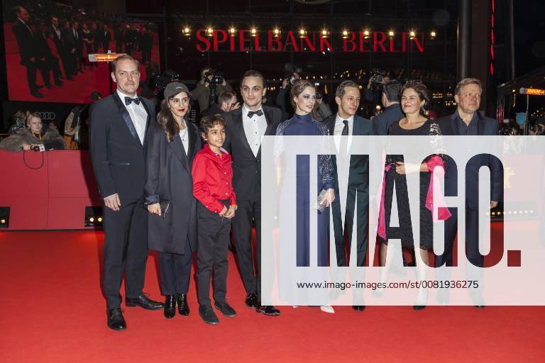 Godehard Giese; Maryam Zaree; Lilien Batman; Franz Rogowski; Paula Beer; Trystan Puetter; Barbara Auer; Antonin Dedet (v.l.n.r.) auf der Berlinale für die Filmpremiere Transit am 17.02.2018 in Berlin Godehard Giese; Maryam Zaree; Lilien Batman; Franz Rogowski; Paula Beer; Trystan Puetter; Barbara Auer; Antonin Dedet (v.l.n.r.) auf der Berlinale für die Filmpremiere Transit am 17.02.2018 in Berlin