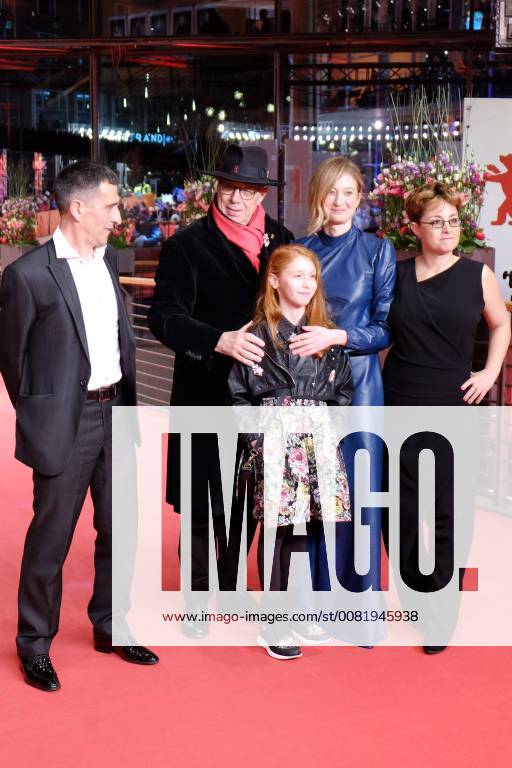 Regisseurin Laura Bispuri, Schauspielerinnen Alba Rohrwacher und Sara Casu, Schauspieler Udo Kier und Michele Carboni mit Festivaldirektor Dieter Kosslick während der Premiere des Films FIGLIA MIA anlässlich der 68. Internationalen Filmfestspiele Berlin snapshot-photography xK.M.Krause