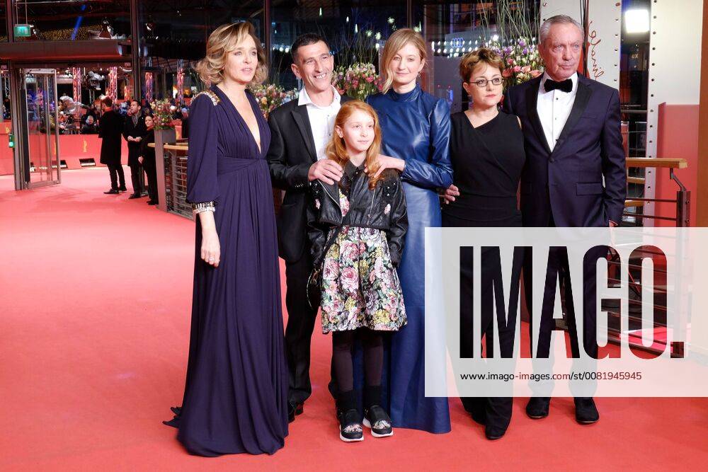 Regisseurin Laura Bispuri, Schauspielerinnen Alba Rohrwacher, Valeria Golino, Sara Casu, Schauspieler Udo Kier und Michele Carboni während der Premiere des Films FIGLIA MIA anlässlich der 68. Internationalen Filmfestspiele Berlin snapshot-photography xK.M.Krause