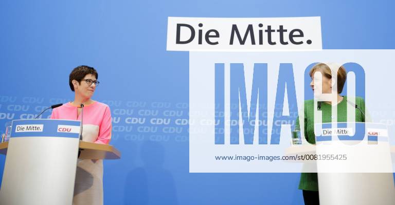 Bundeskanzlerin Angela Merkel (r), CDU, spricht im Rahmen einer Pressekonferenz gemeinsam mit Annegret Kramp-Karrenbauer, CDU, Saarlands Ministerpraesidentin. Merkel hat Kramp-Karrenbauer als kuenftige CDU-Generalsekretaerin vorgeschlagen. 19.02.2018, Berlin. Berlin Deutschland