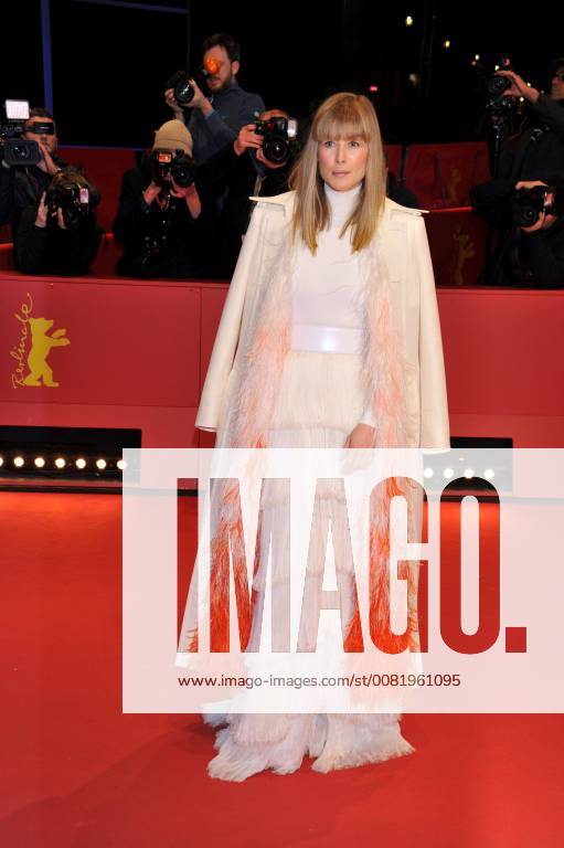 68. Berlinale - Premiere 7 Tage in Entebbe 68th Berlin International Film Festival. Festival Internazionale del Cinema di Berlino 2018. Red Carpet film 7 Days in Entebbe . Pictured: Rosamund Pike