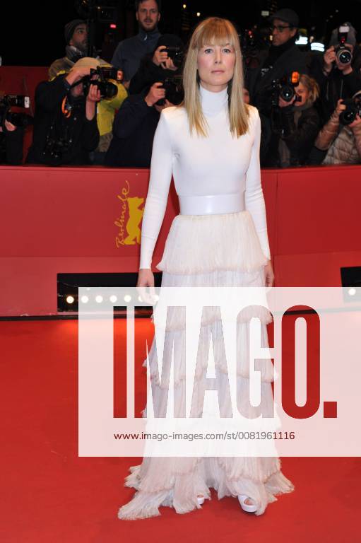 68. Berlinale - Premiere 7 Tage in Entebbe 68th Berlin International Film Festival. Festival Internazionale del Cinema di Berlino 2018. Red Carpet film 7 Days in Entebbe . Pictured: Rosamund Pike