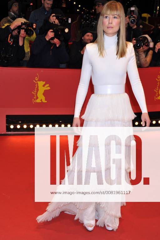 68. Berlinale - Premiere 7 Tage in Entebbe 68th Berlin International Film Festival. Festival Internazionale del Cinema di Berlino 2018. Red Carpet film 7 Days in Entebbe . Pictured: Rosamund Pike