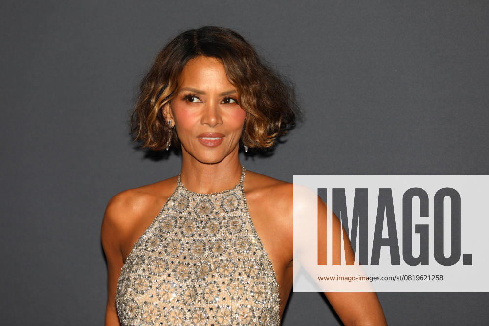 Cannes, Cote D azur, France: HALLE BERRY poses during the Kering Women in Motion Award 2025 photocall in Cannes, France Cannes France - ZUMAc179 20250518_zep_c179_474