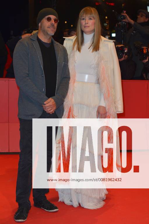 68eme Festival International du film de Berlin. Berlinale. Presentation du film Seven days in Entebbe . BERLINALE 2018 Berlin international Film Festival Premiere of the movie Seven days in Entebbe Jose Padilha and Rosamund Pike 224326 2018-02-19 Berlin Allemagne