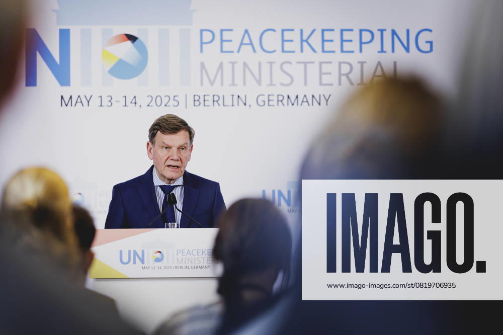 Johann Wadephul (CDU), Bundesaussenminister, aufgenommen im Rahmen einer Pressekonferenz zum UN Peacekeeping Ministerial 2025. Berlin, 14.05.2025. Fotografiert im Auftrag des Auswaertigen Amtes Berlin Deutschland