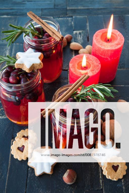 Heisser Punsch mit Cranberry, Zimt und Rosmarin - Hot mulled wine