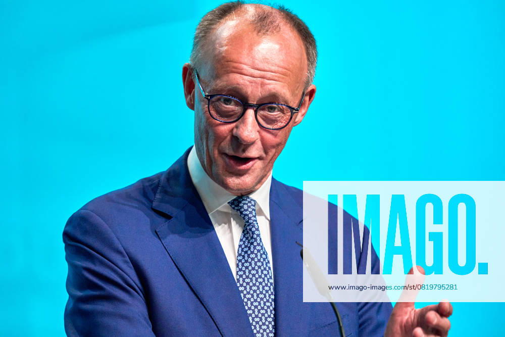Der 81. Landesparteitag der CDU in Stuttgart, Baden-Württemberg. Bundeskanzler der BRD Friedrich Merz hält eine Rede
