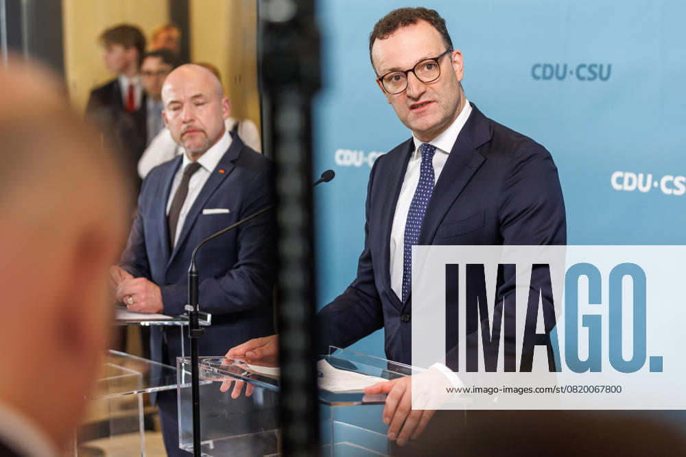 Statement vor den Fraktionssitzung der CDU CSU Jens Spahn, Fraktionsvorsitzender der CDU CSU und Alexander Hoffmann im Bundestag, spricht während eines Statement vor der Fraktionssitzung am 20.05.25 in Berlin. Berlin Berlin Deutschland Reichstag