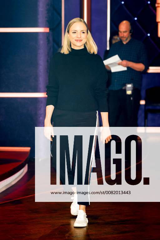 MDR - Riverboat. Moderatorin Andrea Ballschuh anläßlich der Aufzeichnung der MDR - Talkshow Riverboat am 23.02.2018 im Studio 3 der Mediacity Leipzig.