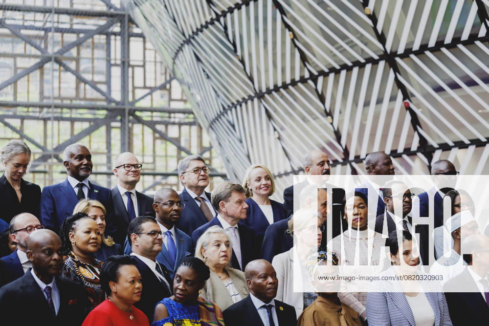 Johann Wadephul (CDU), Bundesaussenminister, aufgenommen beim Familienfoto im Rahmen des Treffens der Aussenministerinnen und Aussenminister der Europaeischen Union und der Afrikanischen Union in Bruessel, 21.05.2025. Fotografiert im Auftrag des Auswaertigen Amtes. Bruessel Belgien