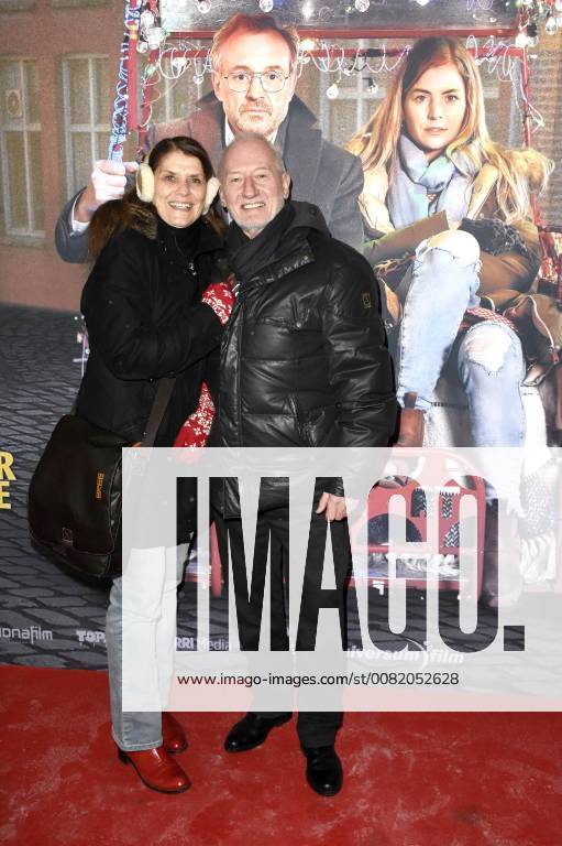 Corinna Binzer mit Ehemann Sepp Schauer bei der Premiere des Kinofilms Arthur & Claire im City Kino. München
