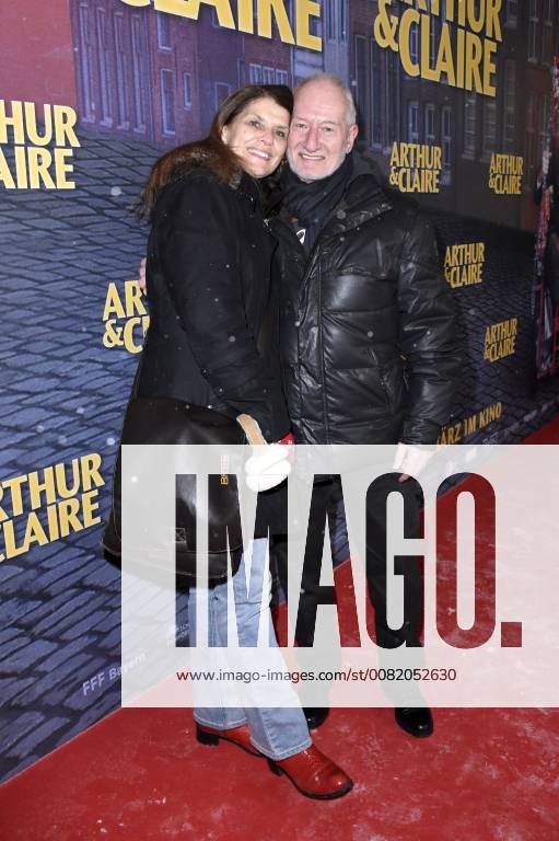 Corinna Binzer und Ehemann Sepp Schauer bei der Premiere des Kinofilms Arthur & Claire im City Kino. München