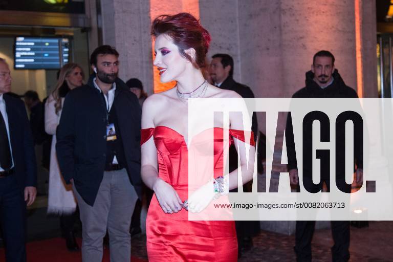 Italy: Bella Thorne meets her fans in Rome Red Carpet in Rome with the American singer and actress Bella Thorne who meets fans with autographs and selfies. Roma RM Italy The Space Moderno MatteoxNardone