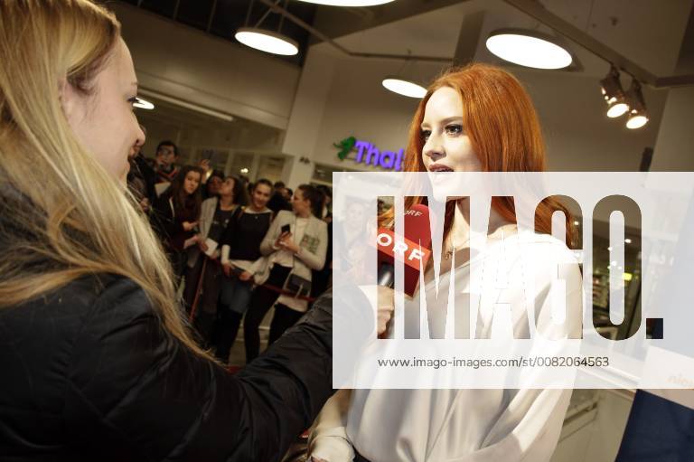Barbara Meier bei der Premiere des Kinoflims Midnight Sun - Alles für dich in den Village Cinemas. Wien