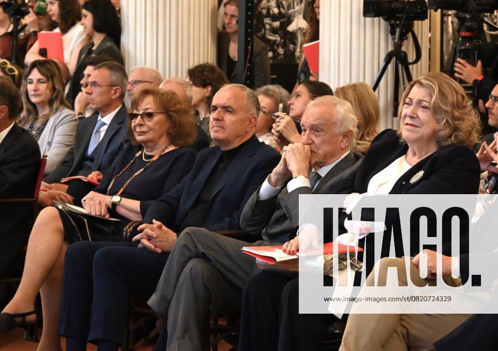 : Milan, Italy Teatro alla Scala presentation of the 2025-2026 season institutional conference In the photo:books - ZUMAp169 20240525_zea_p169_1396