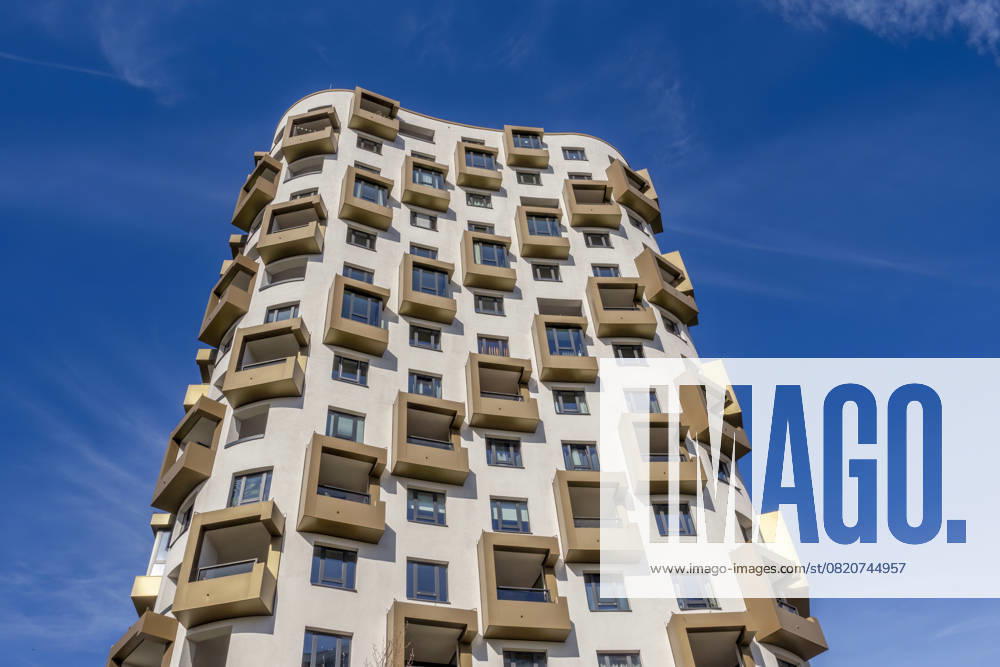 Modern high-rise residential building in Munich with unique architecture, MAMF03834