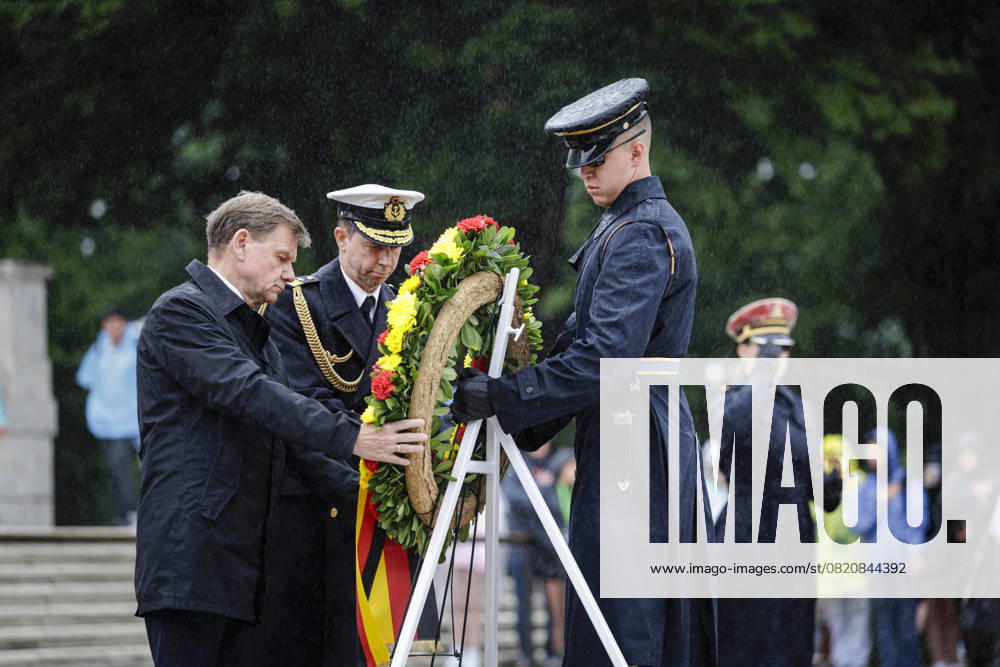 Johann Wadephul (CDU), Bundesaussenminister, aufgenommen bei einer Kranzniederlegung auf dem Nationalfriedhof Arlington. Washington, 28.05.2025. Fotografiert im Auftrag des Auswaertigen Amtes Washington United States