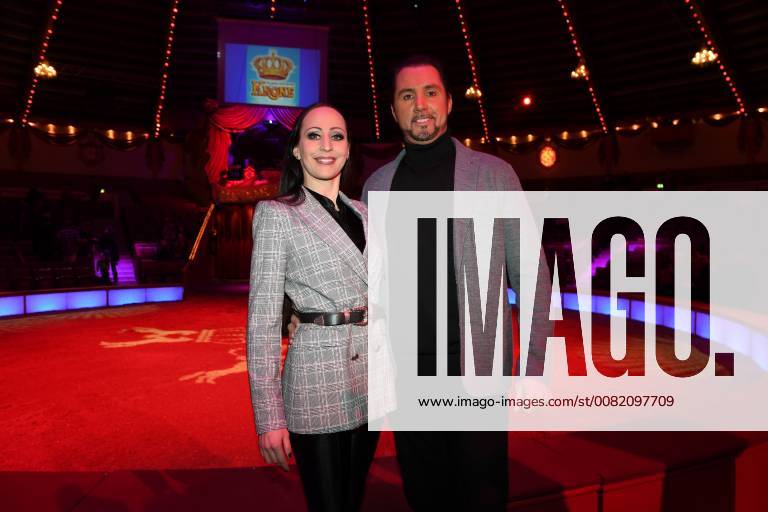 Jana Lacey-Krone und Martin Lacey jr. Premiere Circus Krone 3. Winterprogramm Manege Circus Kronebau München 01.03.2018.