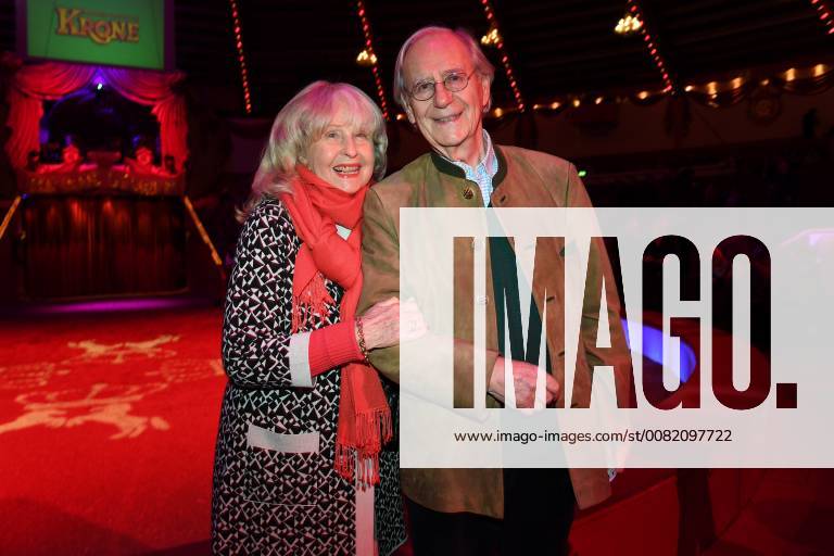 Wilfried Klaus mit Ehefrau Wera Premiere Circus Krone 3. Winterprogramm Manege Circus Kronebau München 01.03.2018.