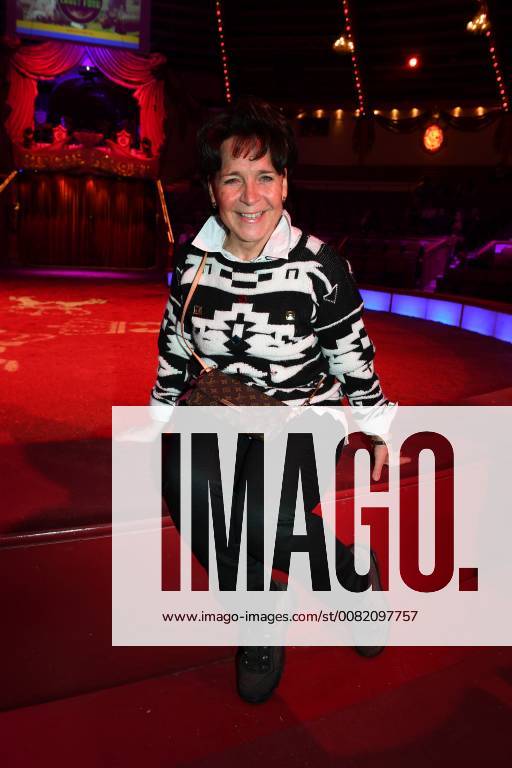 Gerda Steiner Premiere Circus Krone 3. Winterprogramm Manege Circus Kronebau München 01.03.2018.