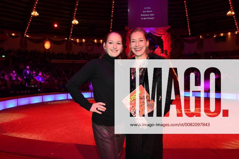 Lisa Seitz mit Tochter Luzie Premiere Circus Krone 3. Winterprogramm Manege Circus Kronebau München 01.03.2018.
