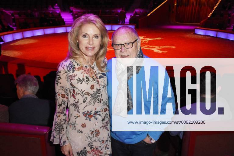 Joseph Vilsmaier mit Freundin Birgit Muth bei der Premiere vom 3. Winterprogramm 2018 des Circus Krone im Kronebau. München