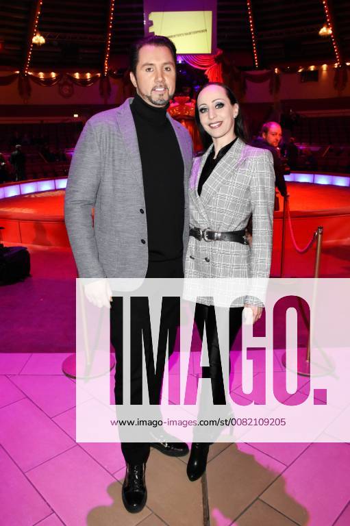 Martin Lacey jr. und Jana Mandana Lacey-Krone bei der Premiere vom 3. Winterprogramm 2018 des Circus Krone im Kronebau. München